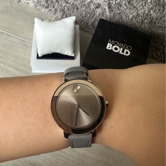 NEW Movado Bold Grey Dial Watch with Grey Strap - Picture 2 of 5